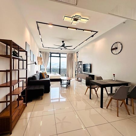 New Georgetown Instagramable 2Br Homestay For 10Pax 无敌美景两房民宿 Beacon Executive Suite Екстериор снимка