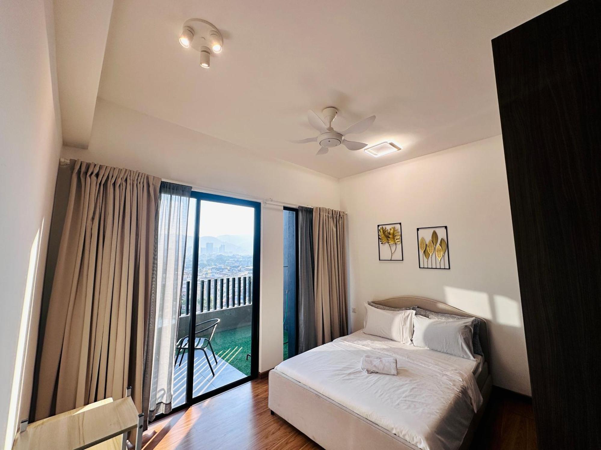 New Georgetown Instagramable 2Br Homestay For 10Pax 无敌美景两房民宿 Beacon Executive Suite Екстериор снимка