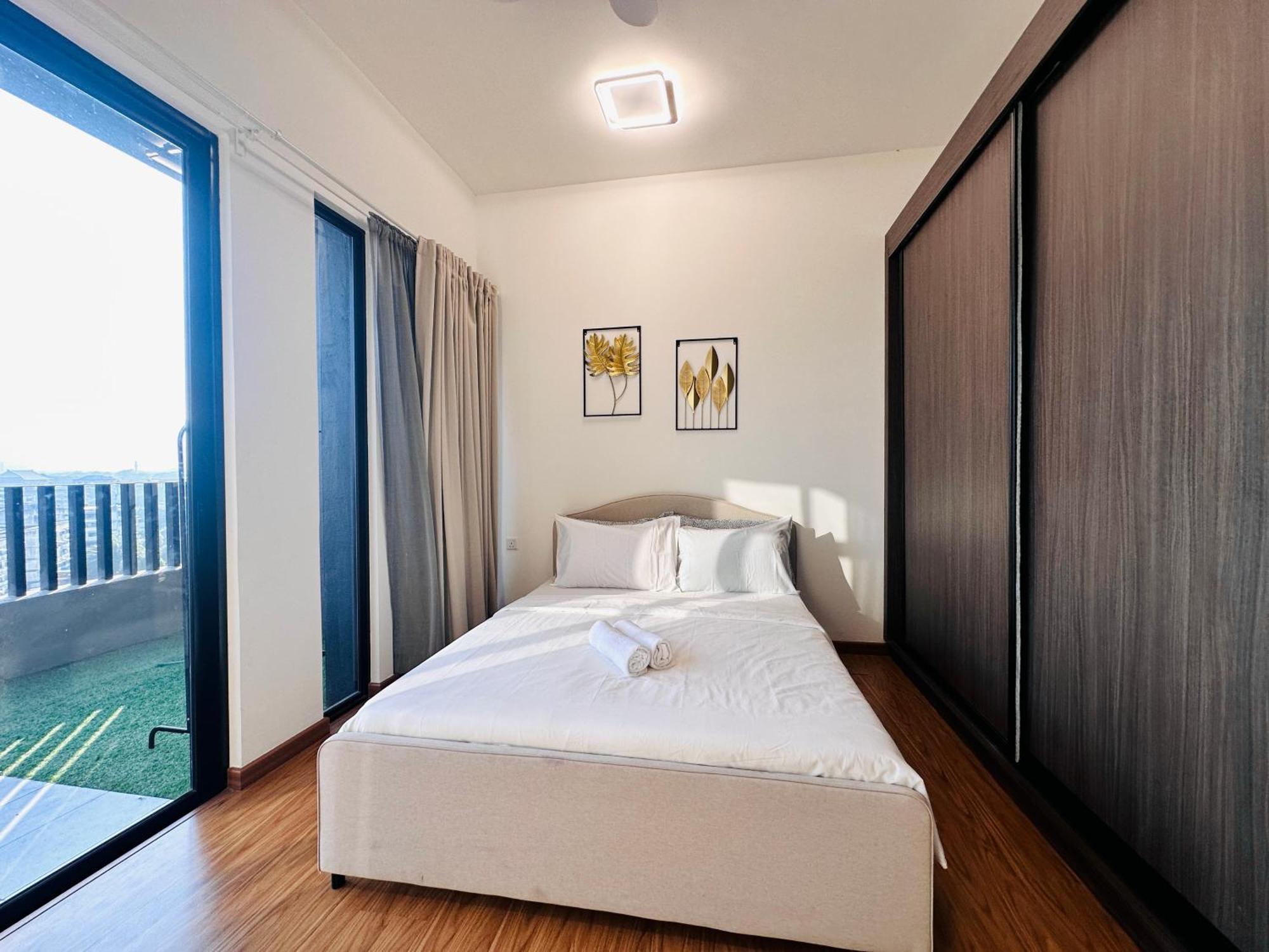New Georgetown Instagramable 2Br Homestay For 10Pax 无敌美景两房民宿 Beacon Executive Suite Екстериор снимка