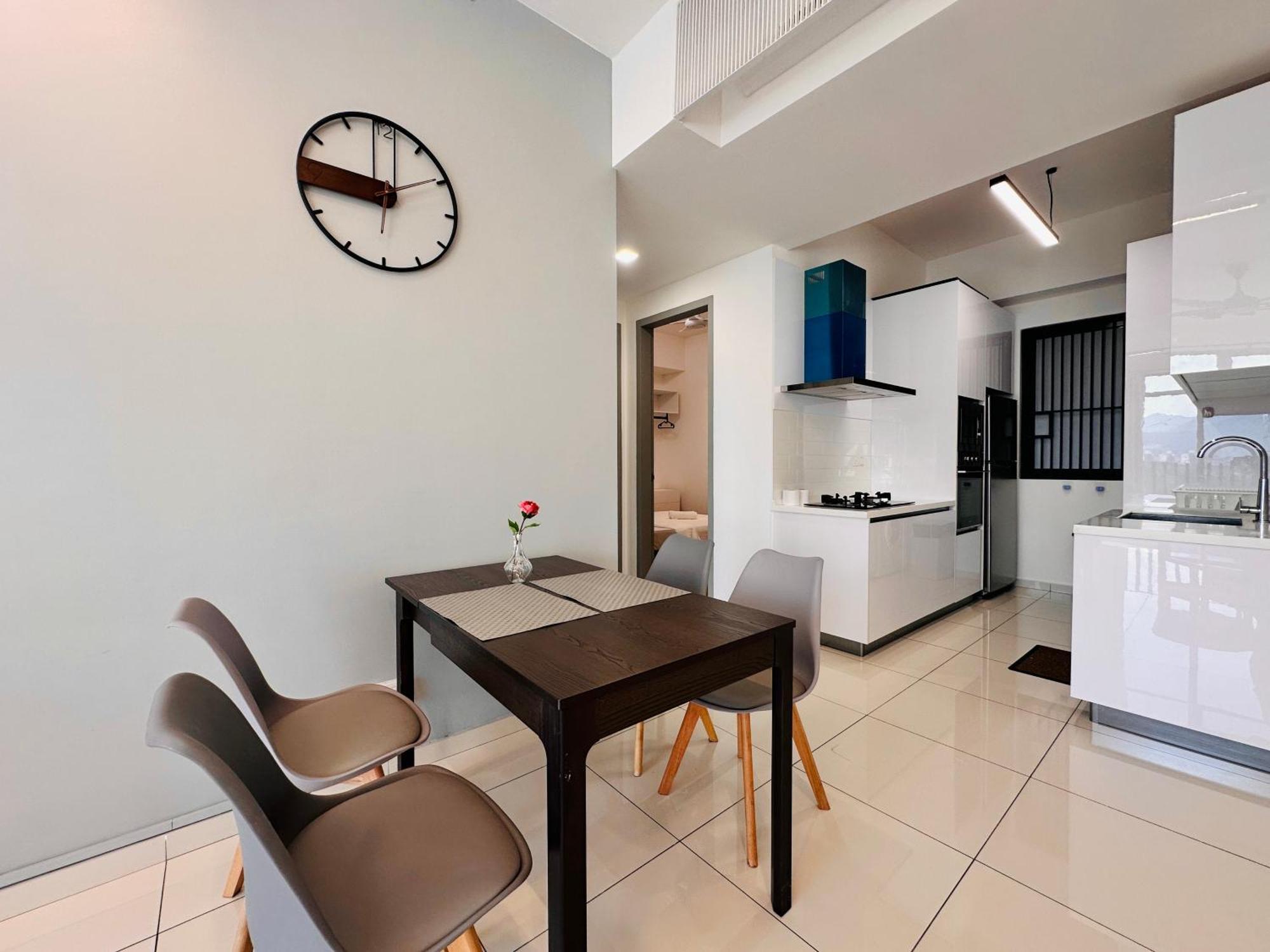 New Georgetown Instagramable 2Br Homestay For 10Pax 无敌美景两房民宿 Beacon Executive Suite Екстериор снимка