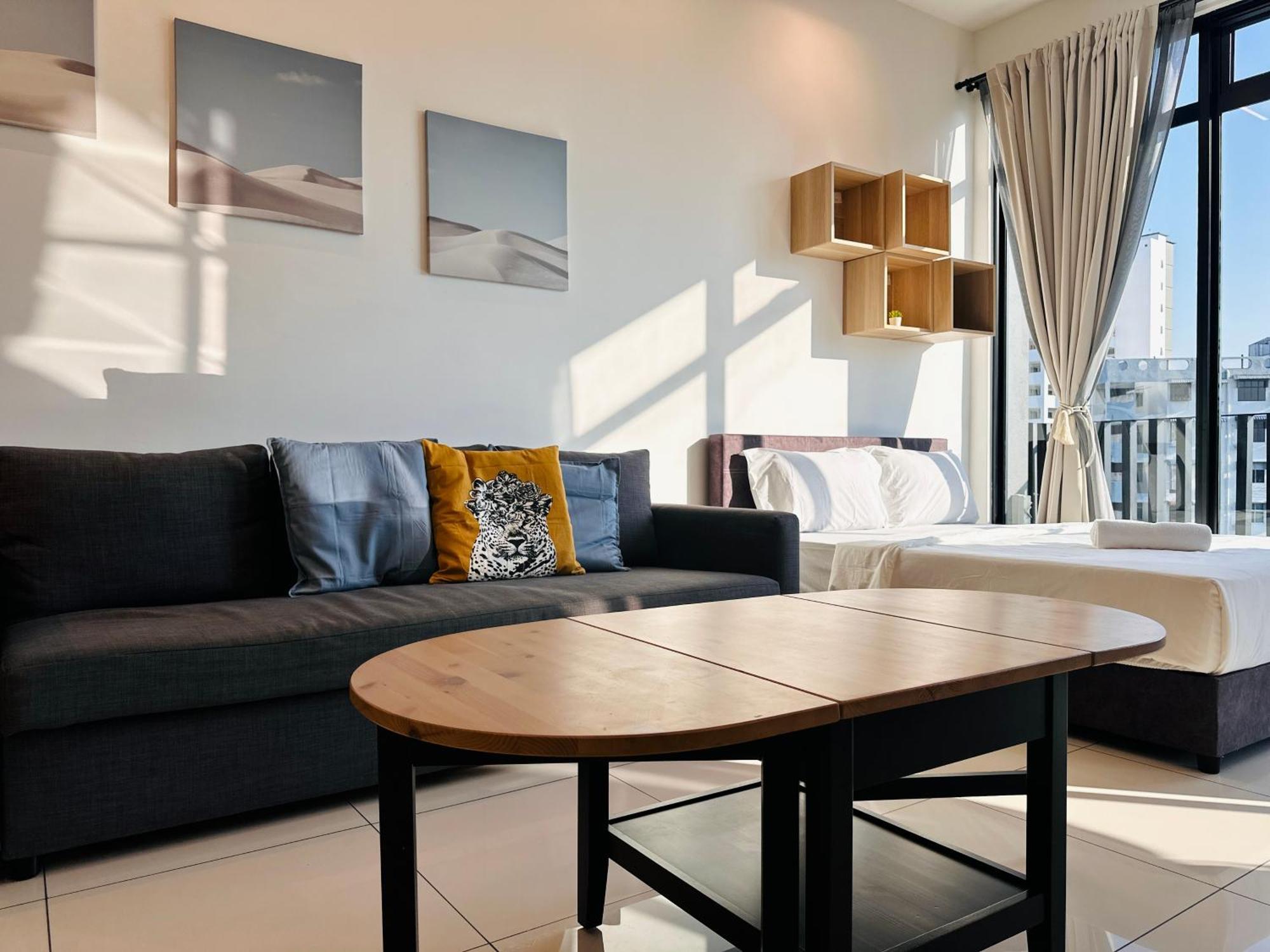 New Georgetown Instagramable 2Br Homestay For 10Pax 无敌美景两房民宿 Beacon Executive Suite Екстериор снимка