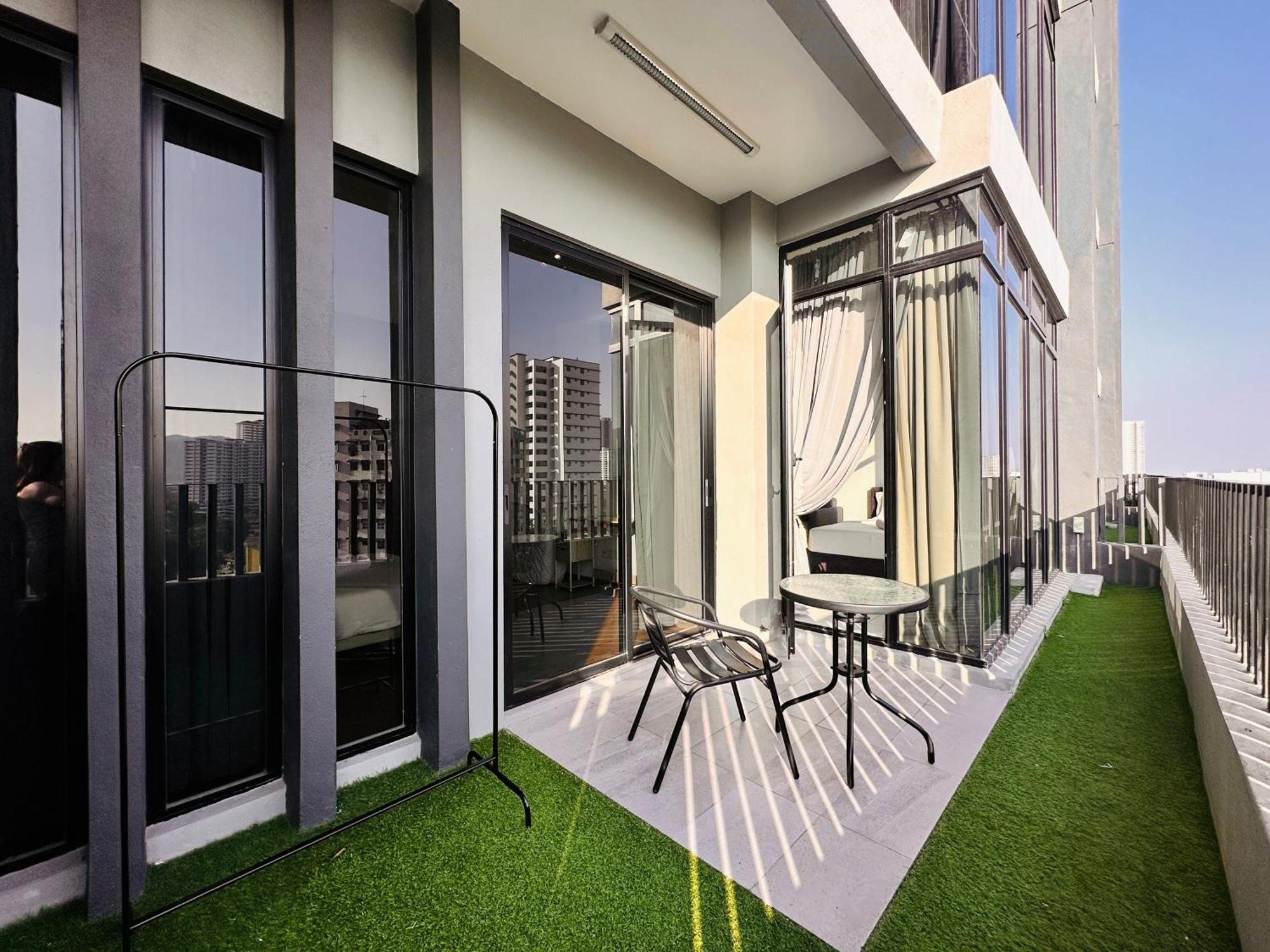 New Georgetown Instagramable 2Br Homestay For 10Pax 无敌美景两房民宿 Beacon Executive Suite Екстериор снимка