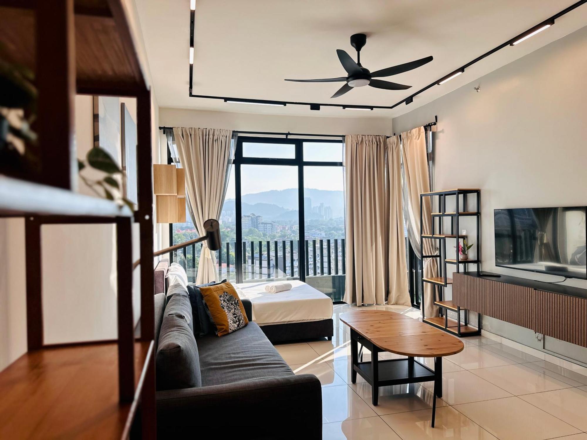 New Georgetown Instagramable 2Br Homestay For 10Pax 无敌美景两房民宿 Beacon Executive Suite Екстериор снимка