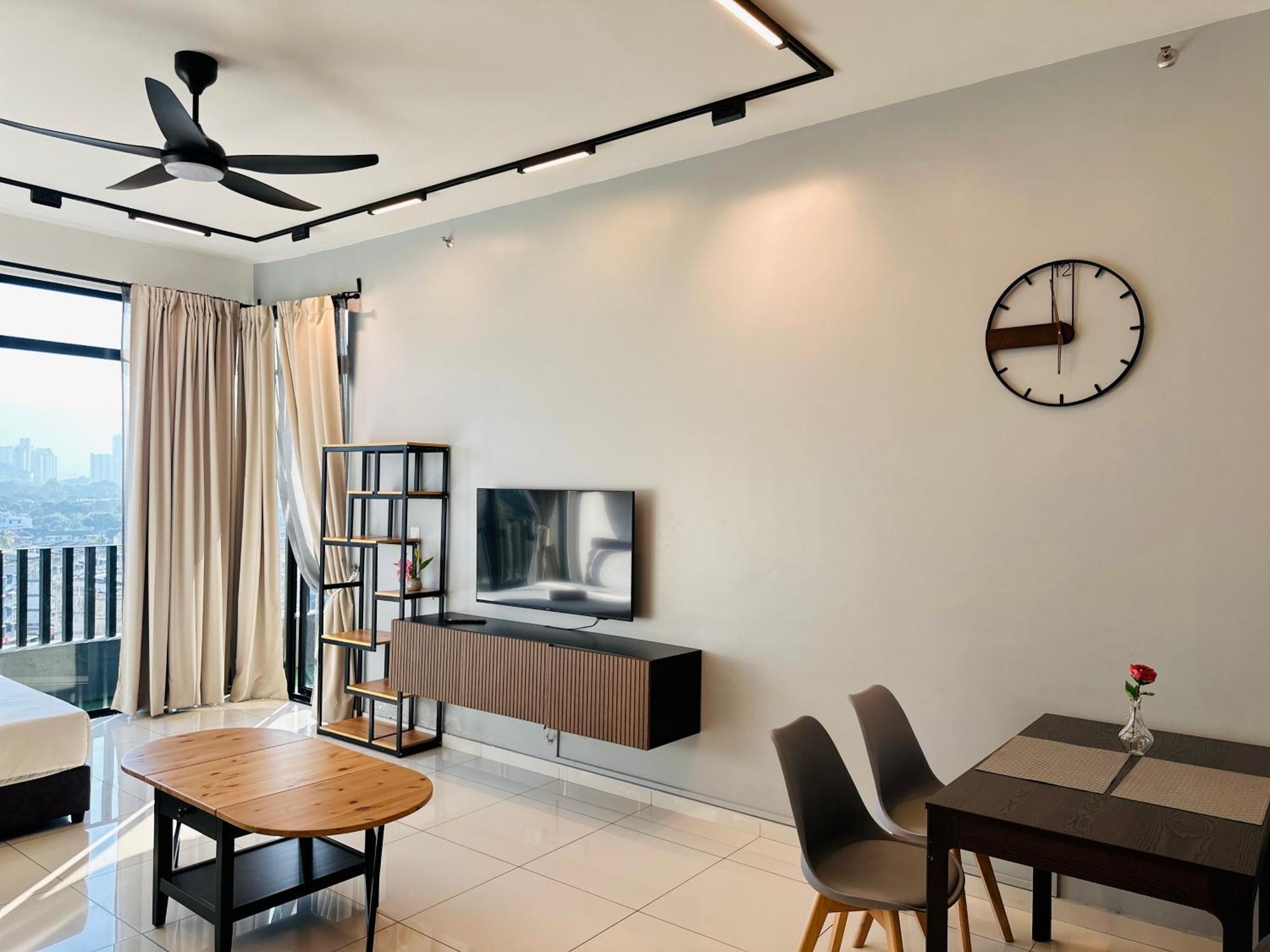 New Georgetown Instagramable 2Br Homestay For 10Pax 无敌美景两房民宿 Beacon Executive Suite Екстериор снимка